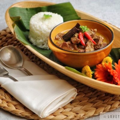 gulai, indonesian, food, curry, lamb, rice, flowers, chilis, cutlery