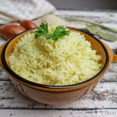 yellow rice, bowl, shallots