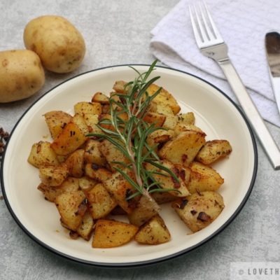 country, style, fried, potatoes, recipe, side-dish, rosemary, easy, simple, peppers, knife, fork