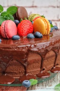 chocolate, cake, cream, macaron, strawberry, blueberry, glaze, tasty, delicious, close-up, mint, easter, cake, baking, recipe