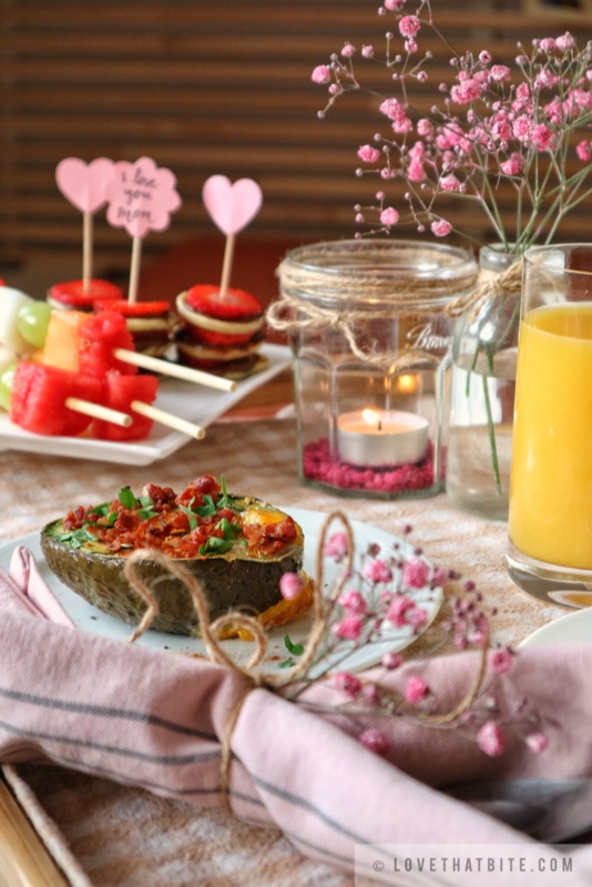 breakfast in Bed, special, occasion, Mother's Day, surprise, show love, Mom, breakfast, brunch, recipe, uncomplicated, sweet, gorgeous, beloved, valentine