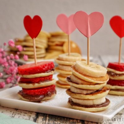mini pancakes, recipe, classic, stack, adorable, heart, toothpicks, lovely, treats, mother's day, picnic, brunch, breakfast, idea, kid-friendly, strawberry, banana, skewers, nutella,